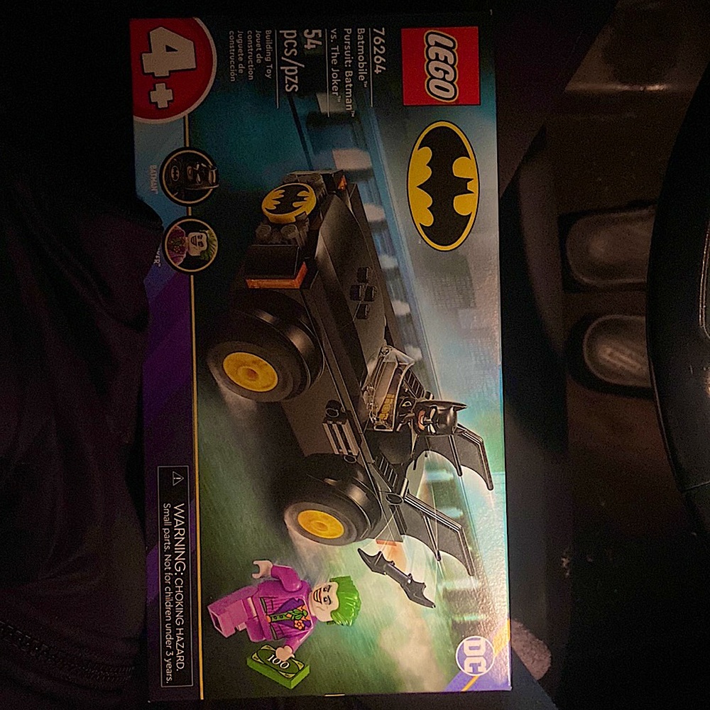 Lego Set. Batmobile Pursuit:Batman vs. The Joker   54pieces
